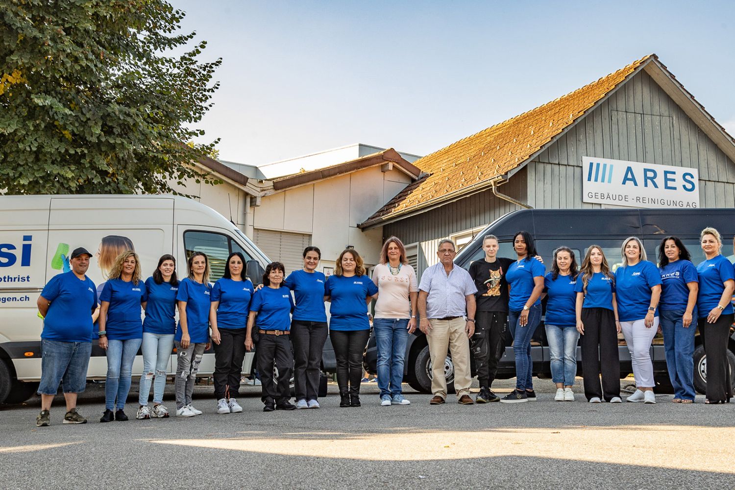 ARES COSI Reinigung Team